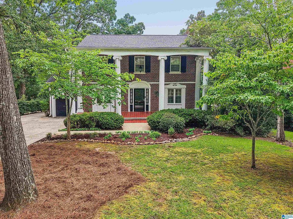 1st image of 200 Fairway Dr