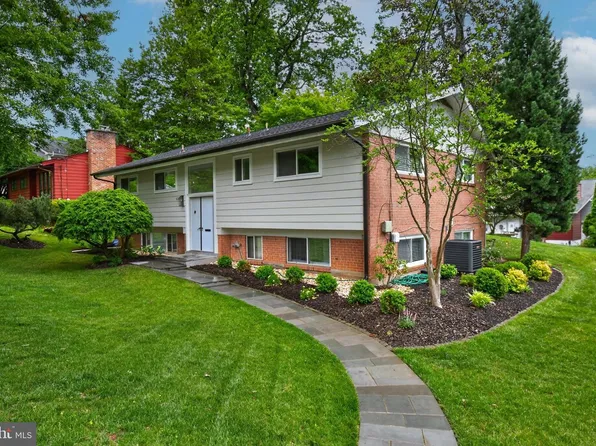 6501 Bannockburn Dr, Bethesda, MD 20817