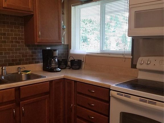 4th image of 2137 Terrylynn Ave