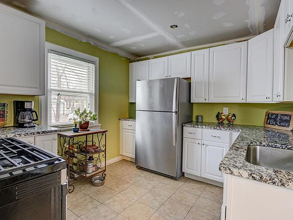 5th image of 4301 Irving Ave N
