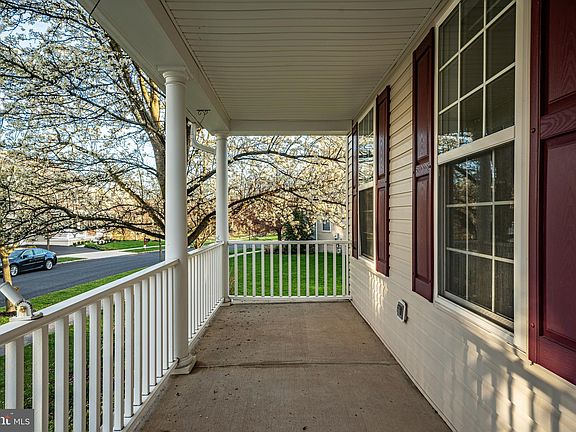 2nd image of 125 Trinley St
