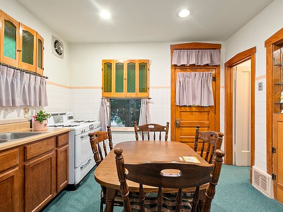 5th image of 2630 N Major Ave