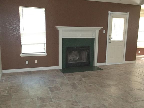 3rd image of 2108 Clairidge Ave