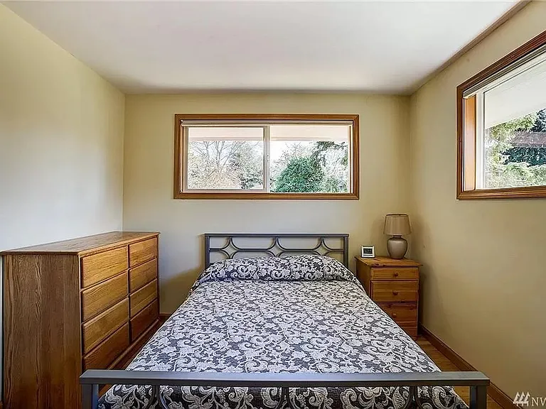 8630 Holly Ln — Photo 15