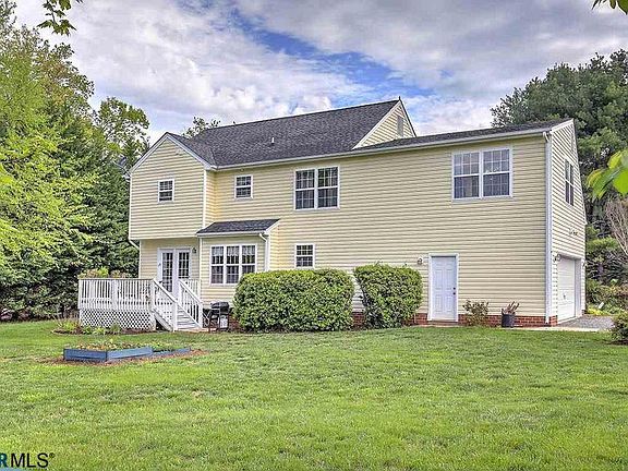 3rd image of 64 Southridge Dr
