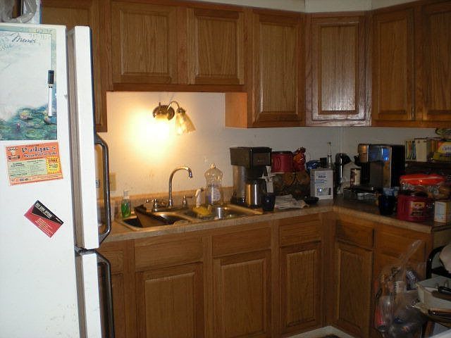 2nd image of 1302 Hall St