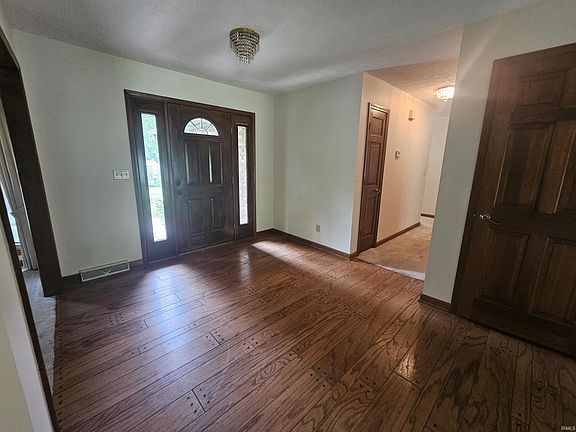 5th image of 4144 W Meadowvale Dr