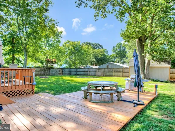 645 Gull Dr, Deale, MD 20751