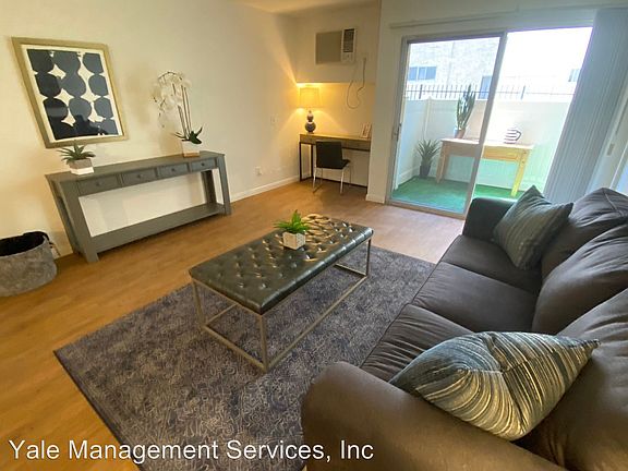5th image of 18347 Collins St #16