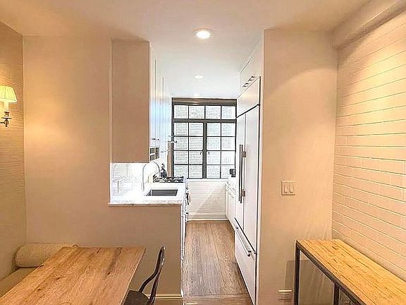 3rd image of 315 E 68th Street 9p #9P