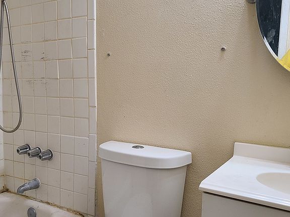 5th image of 5919 LAKE PINES ST