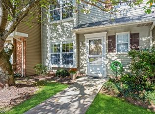359 Aldeburgh Ave, Somerset, NJ 08873