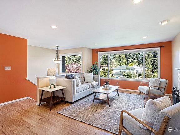 4th image of 16726 62nd Ave W