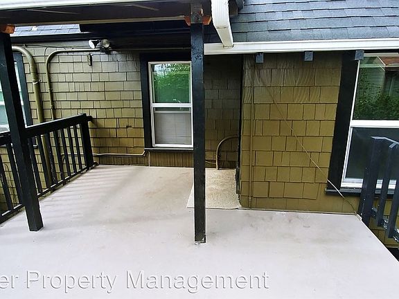 3rd image of 414 N D St APT B