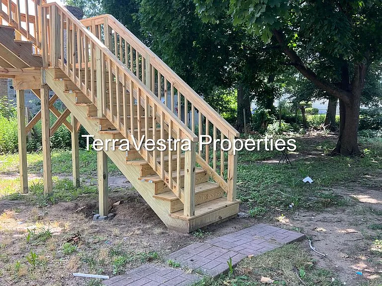 424 W Broad St — Photo 8