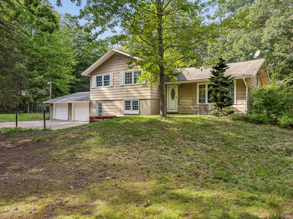 3100 W Giles Rd, Muskegon, MI 49445