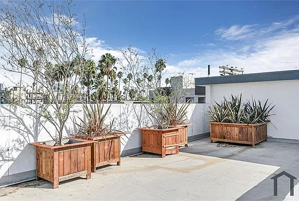 2837 San Marino St — Photo 18