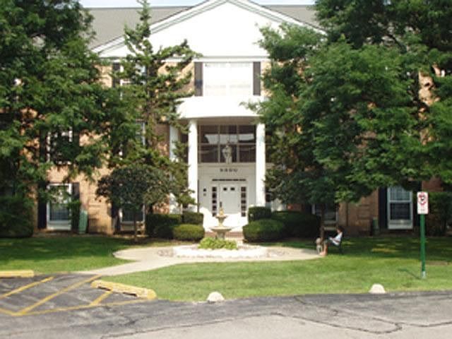 1st image of 5300 Carriageway Dr APT 211