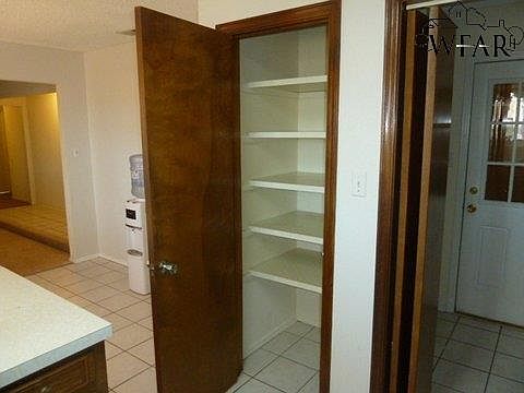 4th image of 3 Lackland Cir