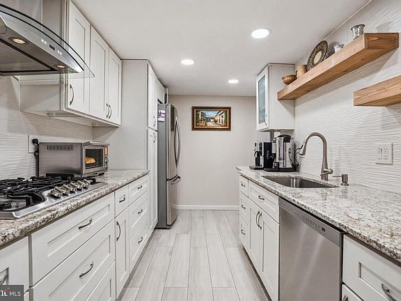 4th image of 89 Andover Dr