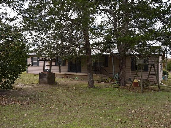 3rd image of 420 County Road 2236