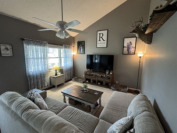 4th image of 1419 Rosewood Ter