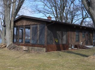 25714 Rainbow Dr, Sturgis, MI 49091
