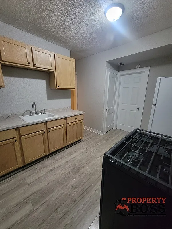 Building Photo - 1502 Broadway St #2B