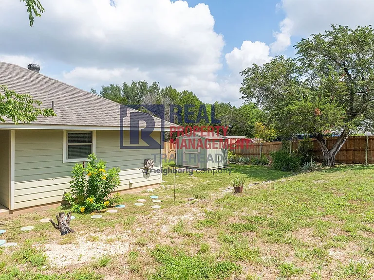 703 Bryan St — Photo 28