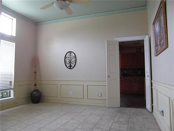 5th image of 3406 Greenview Dr