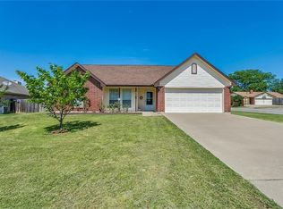 800 McAnear St, Cleburne, TX 76033