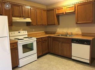 8213 NW Mace Rd, Kansas City, MO 64152