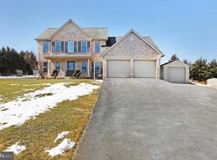 169 N Blackberry Ln, Fayetteville, PA