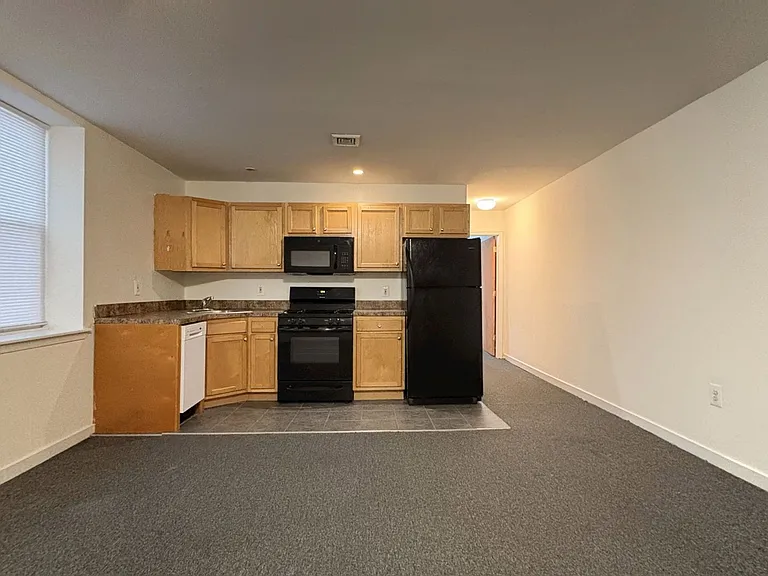 Osage Avenue Apartments — Photo 4