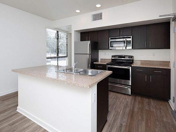 5th image of 4330-4350 Palm Ave #C201