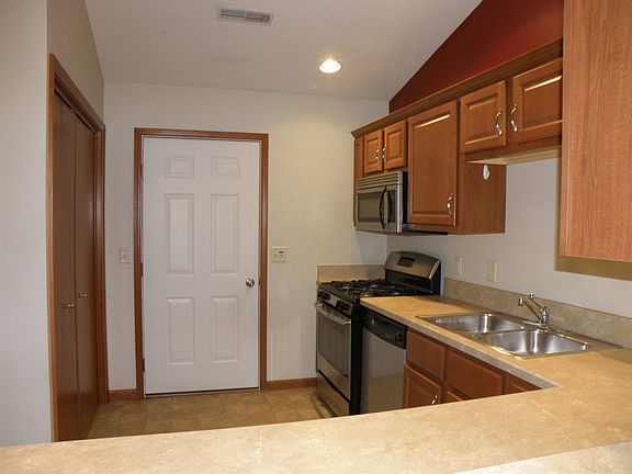 5th image of 1603 Clover Creek Ln