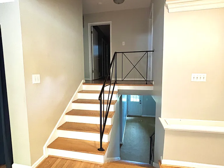 2405 Lillian Dr — Photo 5
