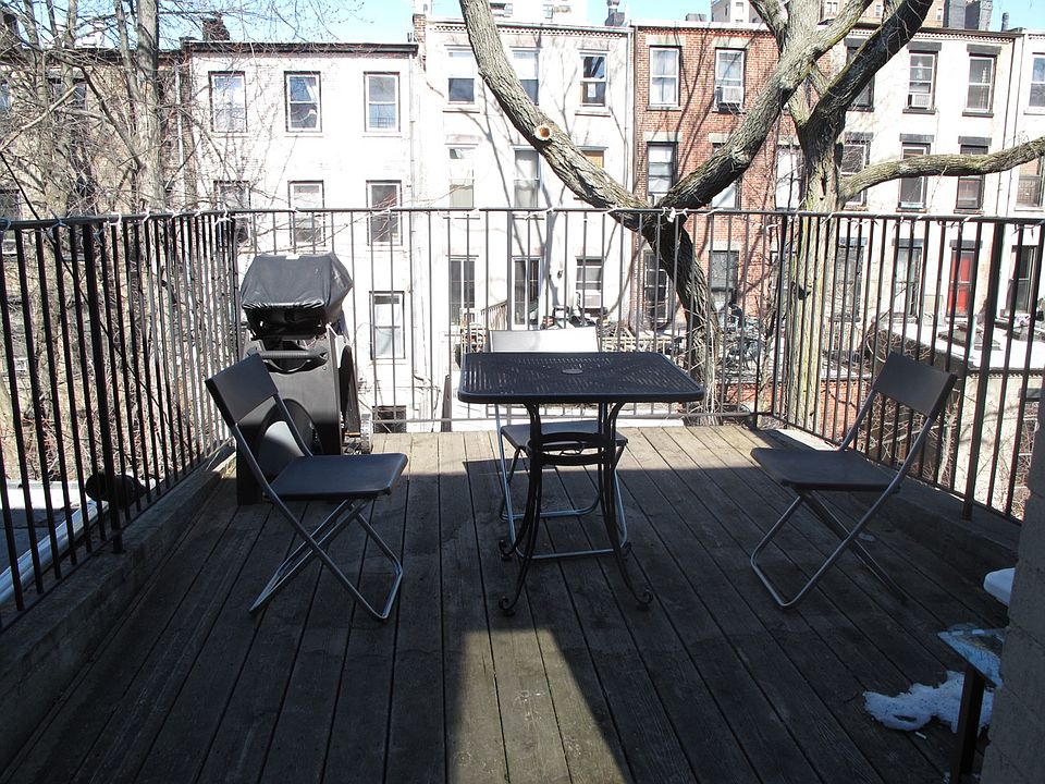 1st image of 821 Carroll St APT 4