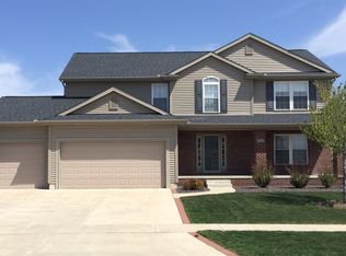 5104 Fleming Ln, Bloomington, IL 61705