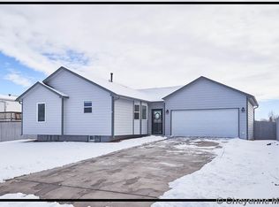 1009 Arcadian Dr, Cheyenne, WY 82007