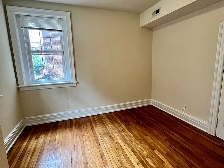 208 N Lombardy St — Photo 13