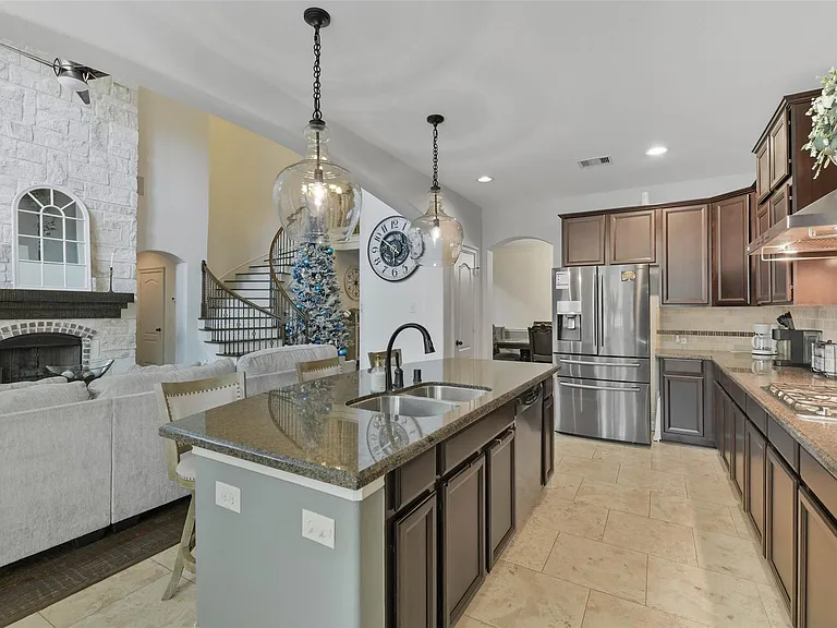 17611 Fossil Ridge Ln — Photo 13