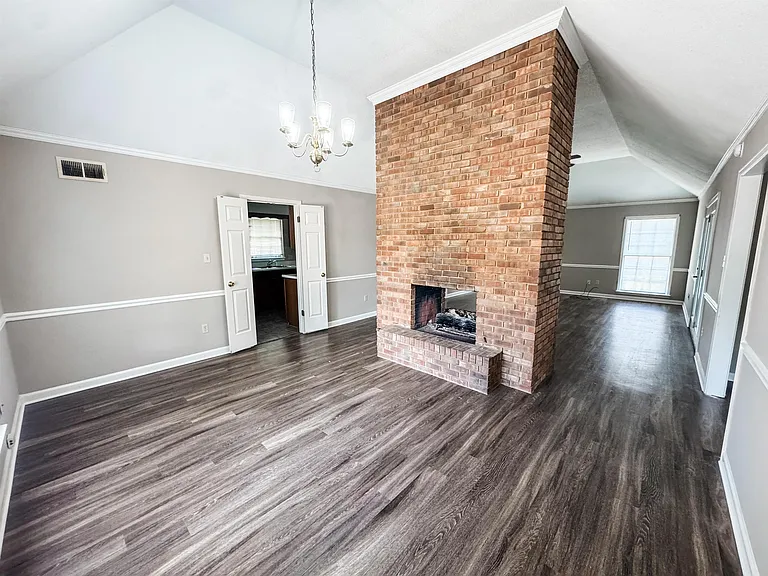510 Autumn Run Dr — Photo 2