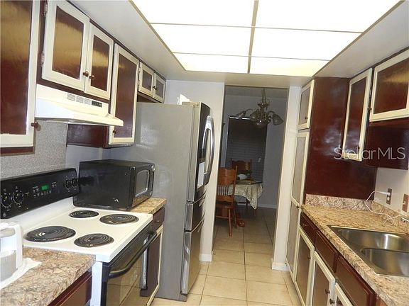 2nd image of 2829 Saint Clair Ct