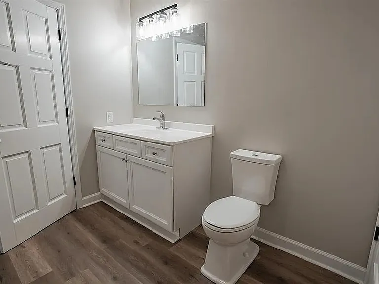 621 Clay St — Photo 4