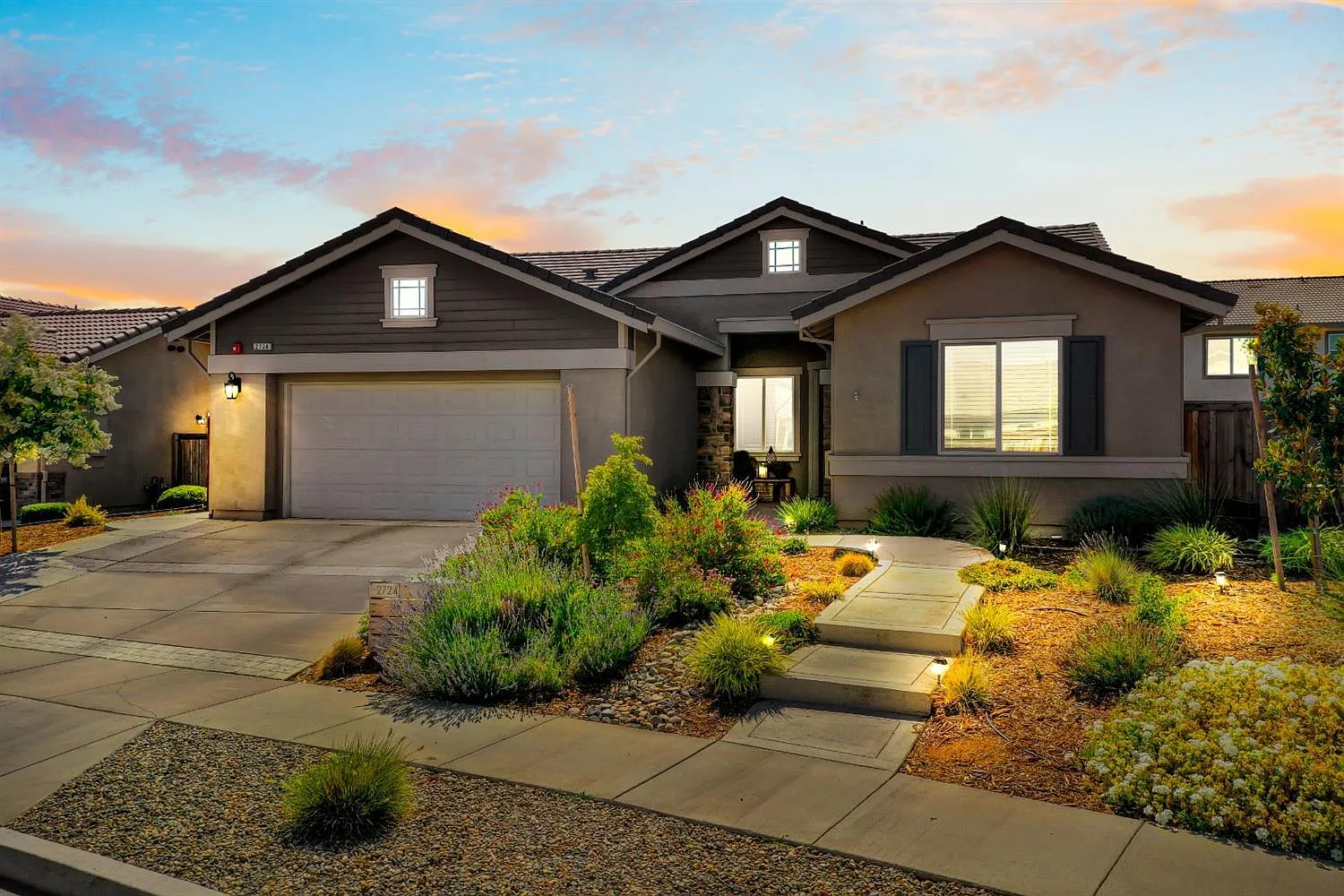 4 bed, 2114 sqft, $3,225 — Photo 1