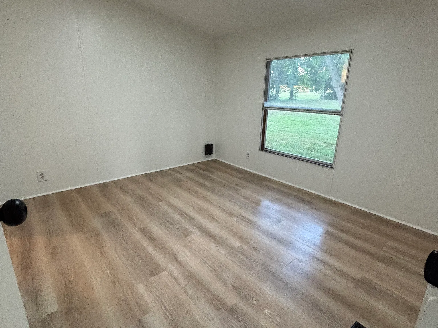 3 bed, 1200 sqft, $1,000 — Photo 4