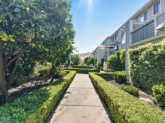 4th image of 131 Blossom Cir Unit 2C
