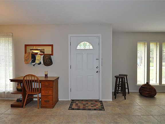 2nd image of 3807 Glen Ivy Dr