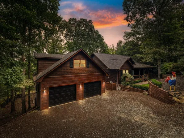 199 Fox Run Dr, Blue Ridge, GA 30513